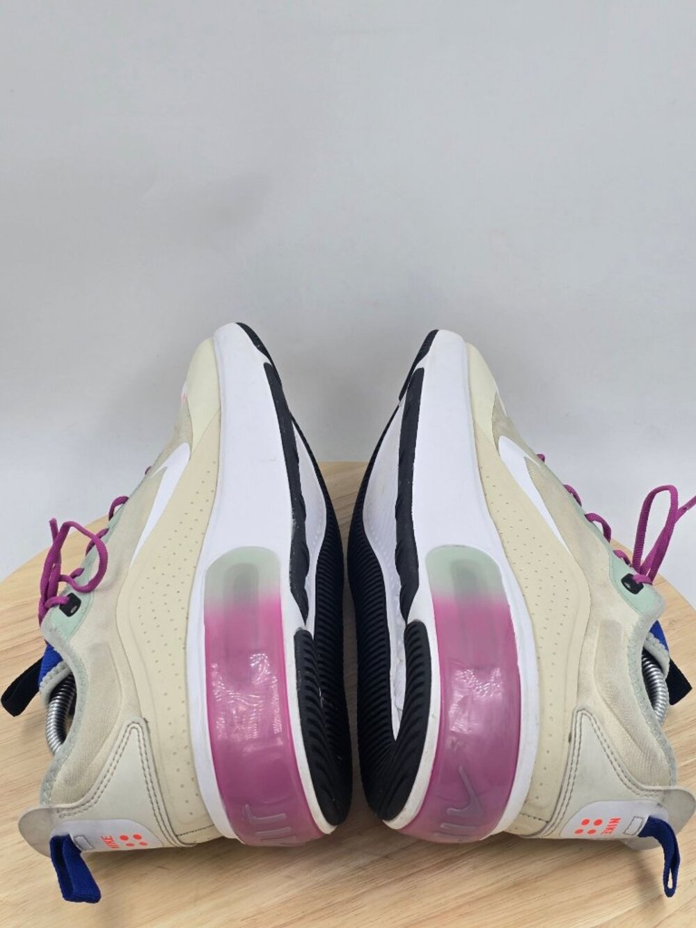 Nike Air Max Dia Running Shoes Womens CI3898-200 Fossil/Hyper Crimson Sz 11 - Picture 6 of 8
